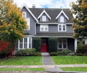 depositphotos_128184978-stock-photo-luxury-house-in-canada